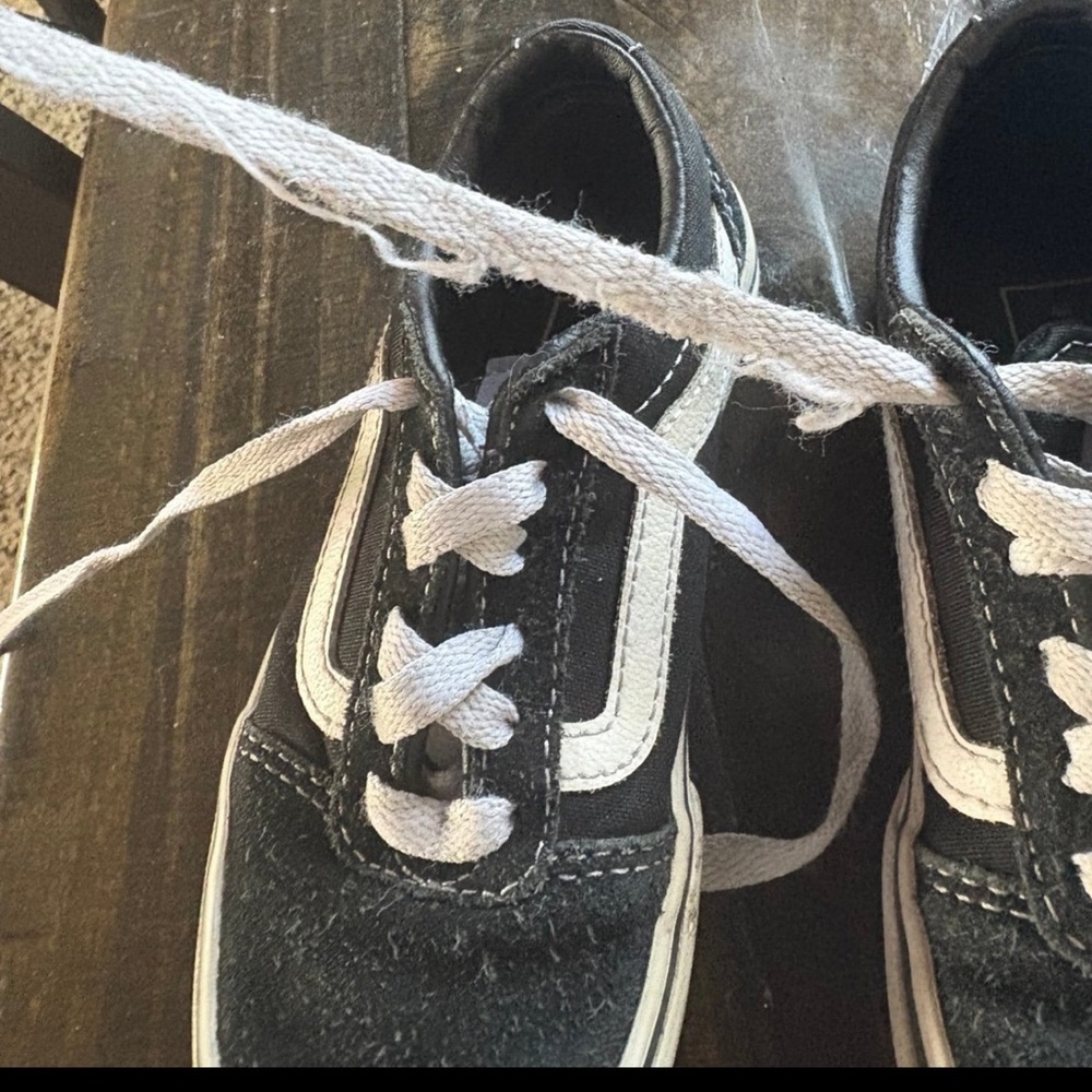 Vans - Picture 2 of 4